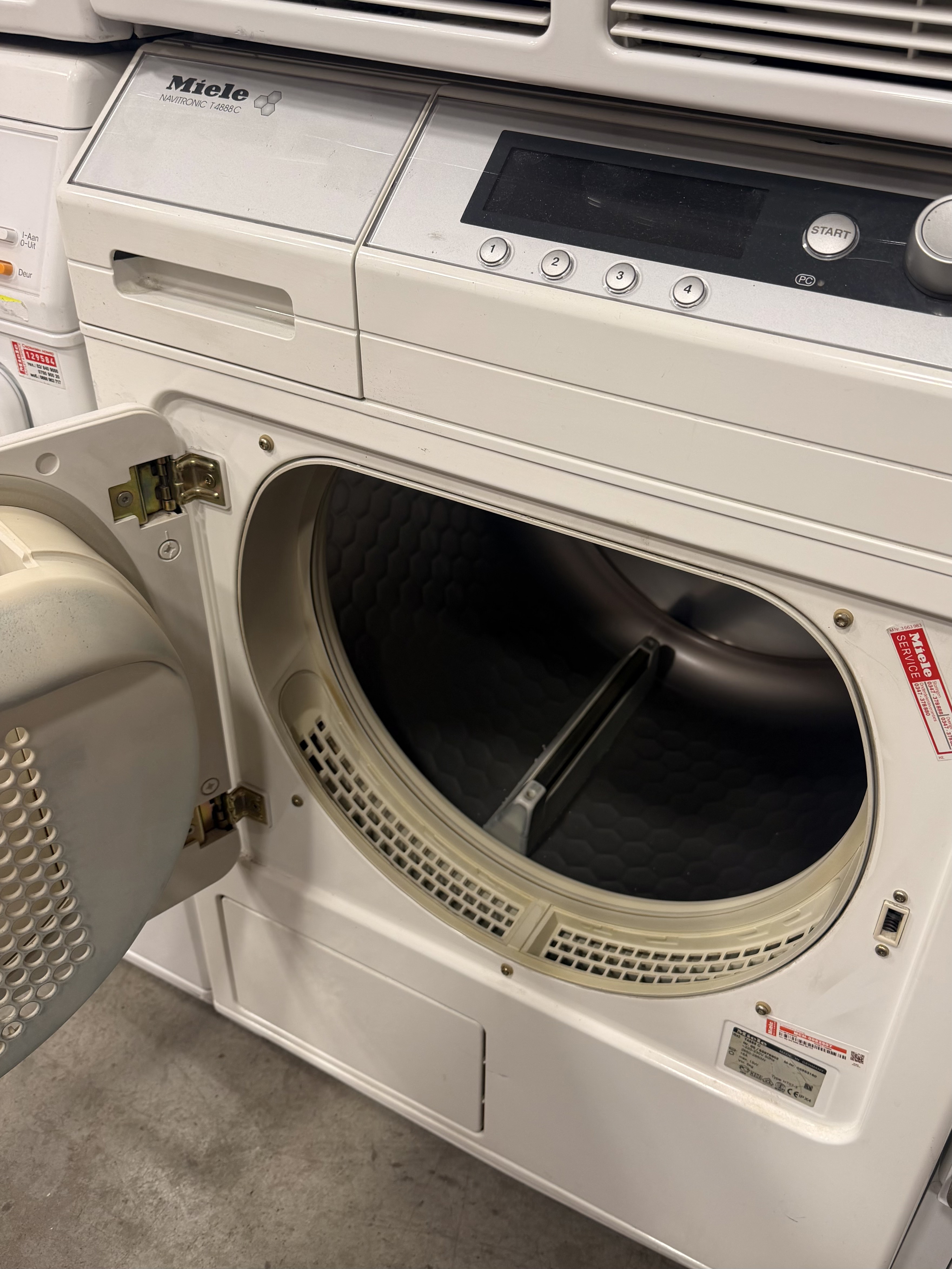 Miele T4888C — продуктова снимка