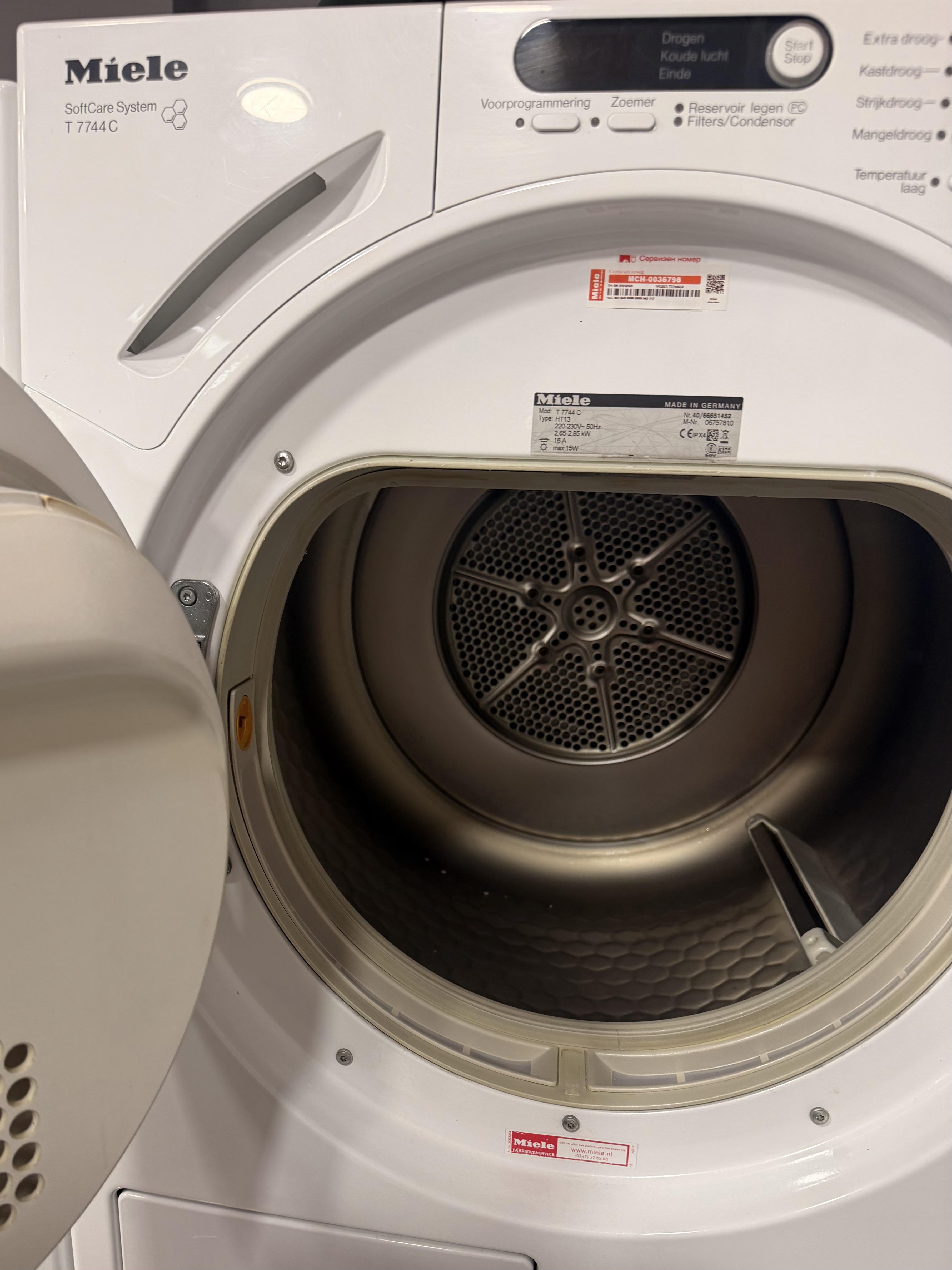 Miele T7744C/2 — продуктова снимка