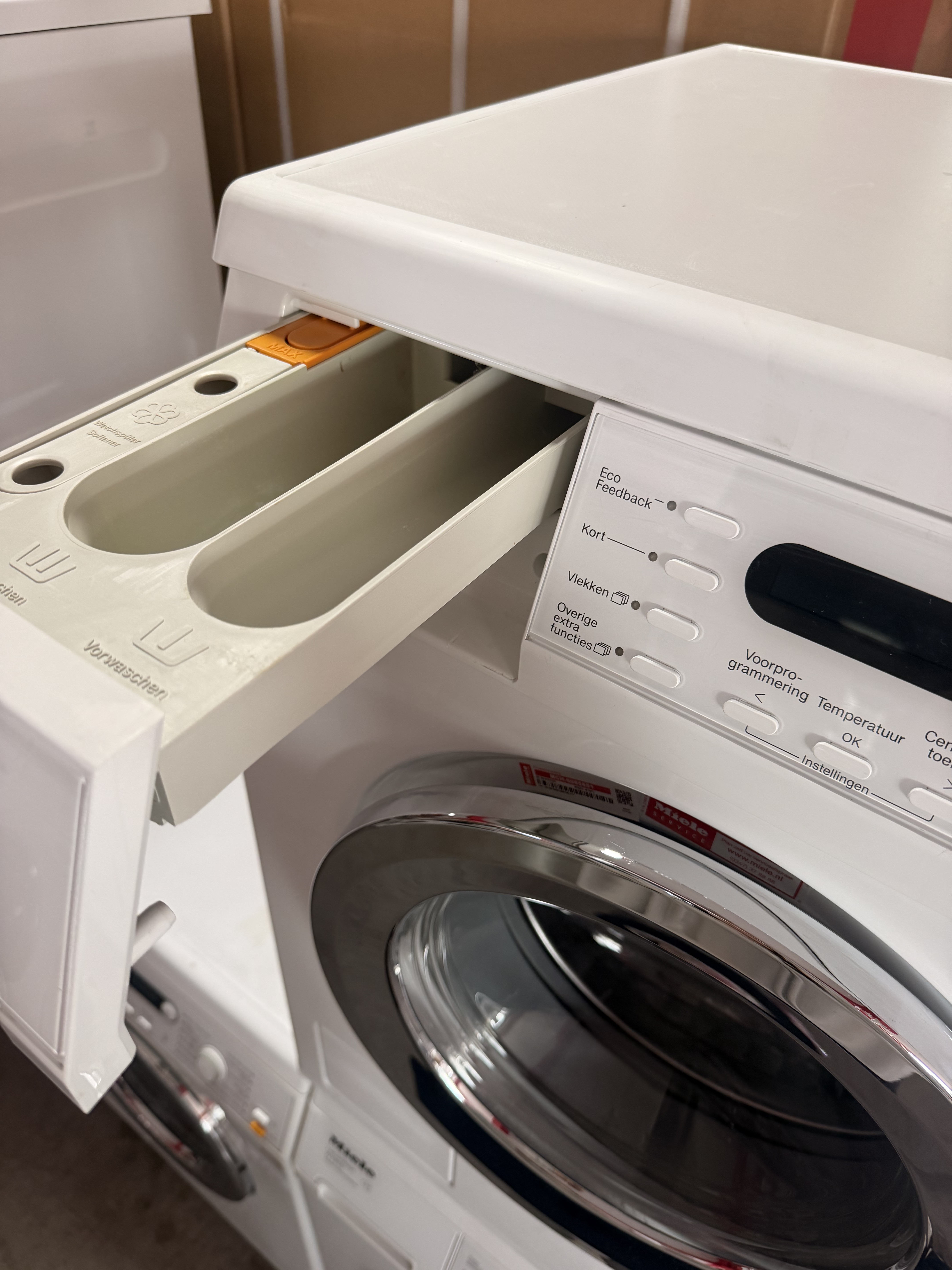 Miele W 5873 — продуктова снимка