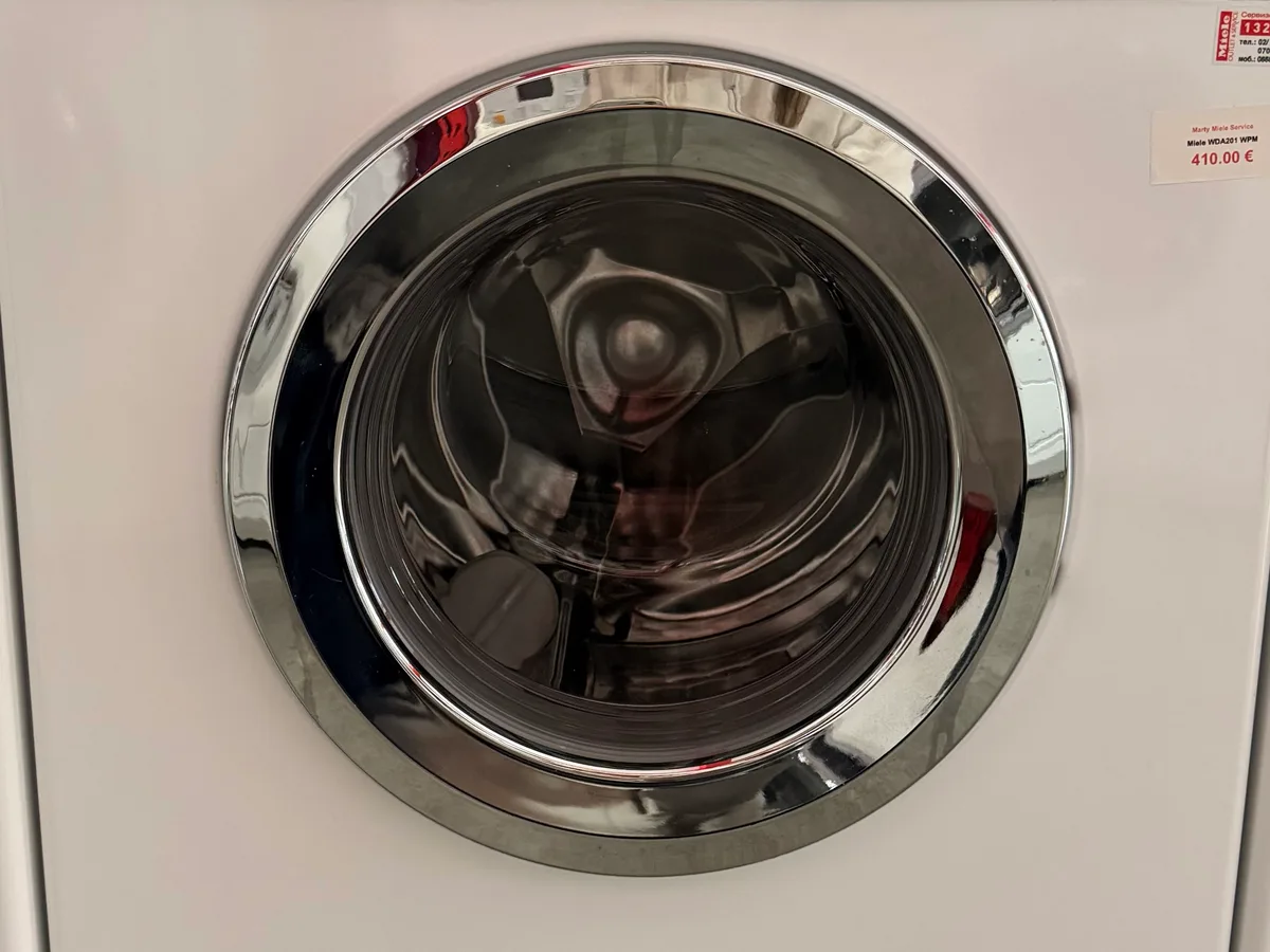 Miele WDA201 WPM — продуктова снимка