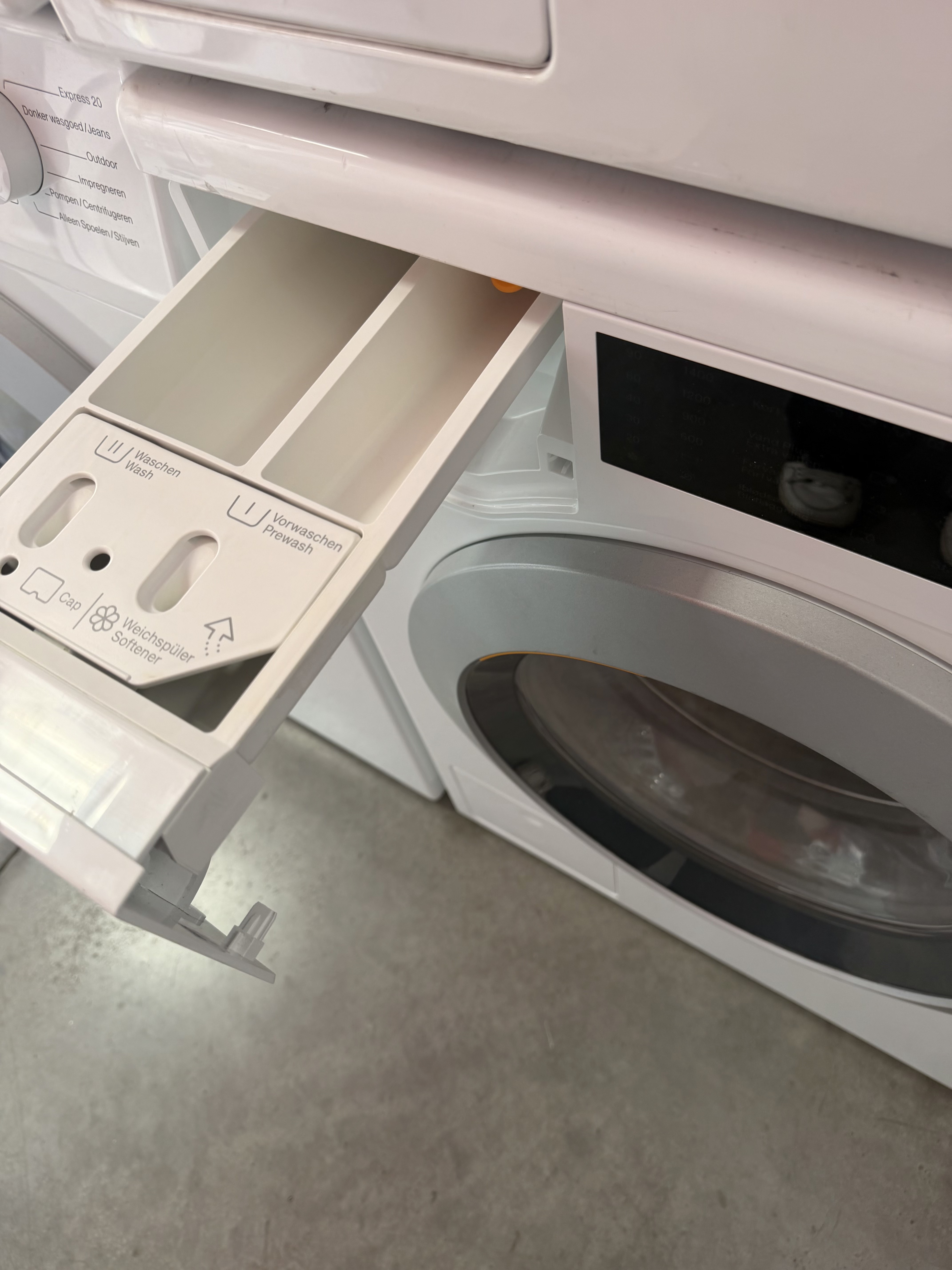 Miele WDB020 — продуктова снимка